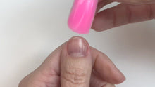 Cargar y reproducir el video en el visor de la galería, Zekaio Polygel - Pink Glow - Brilla en la oscuridad con tono naranja
